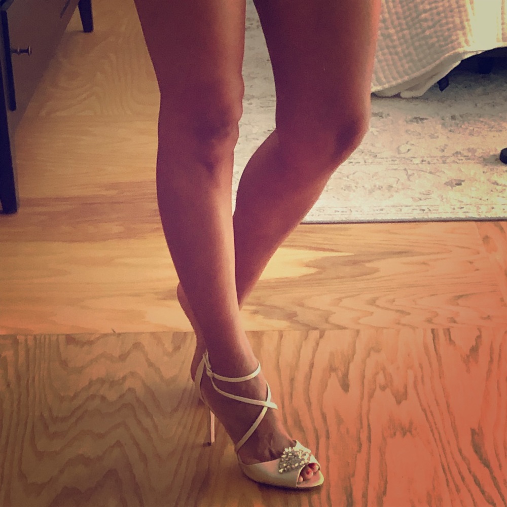 Badgley Mischka Ivory bridal shoes.